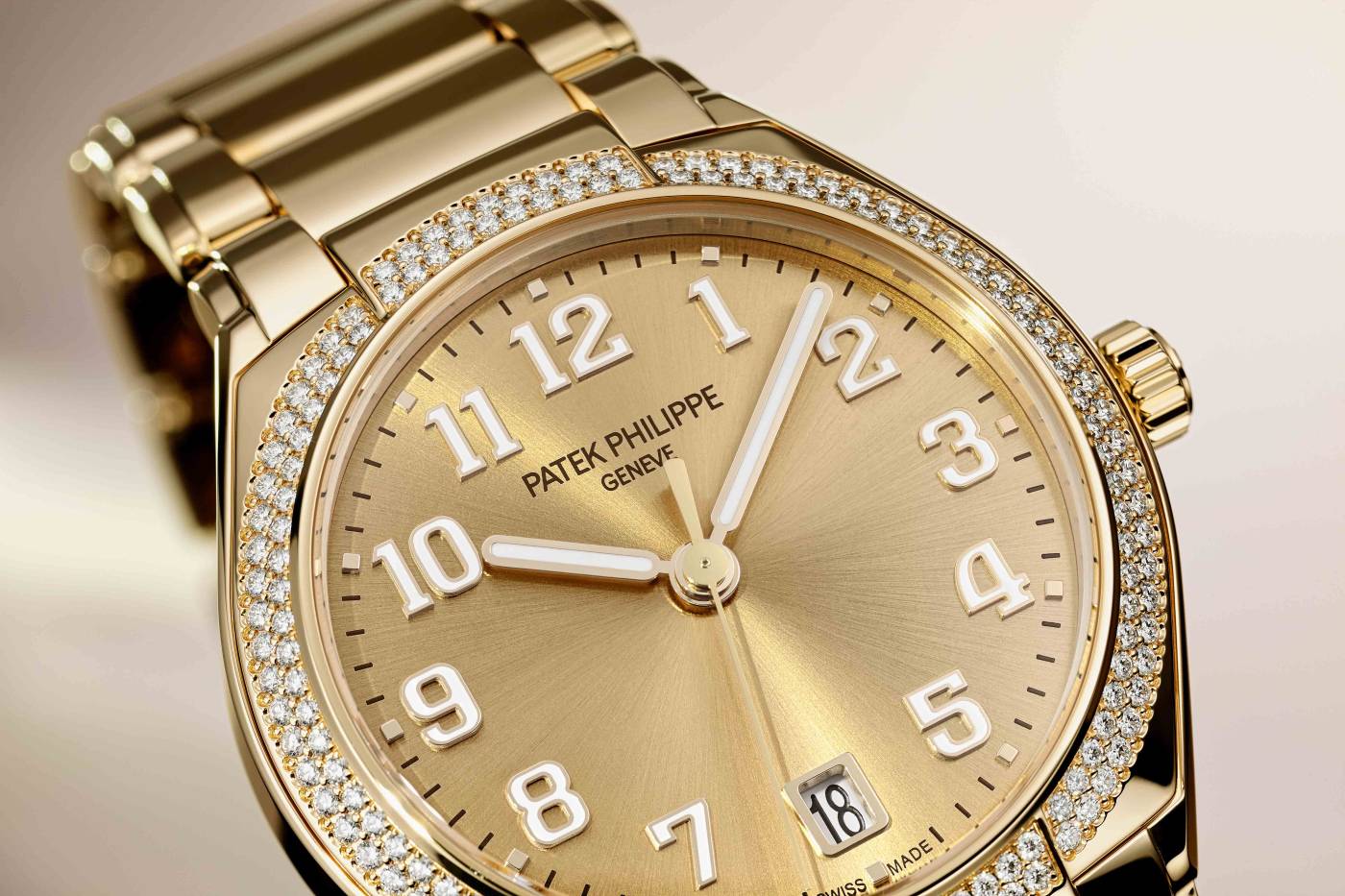 Patek_7300_1200r-011_close_-_europa_star_magazine_2021