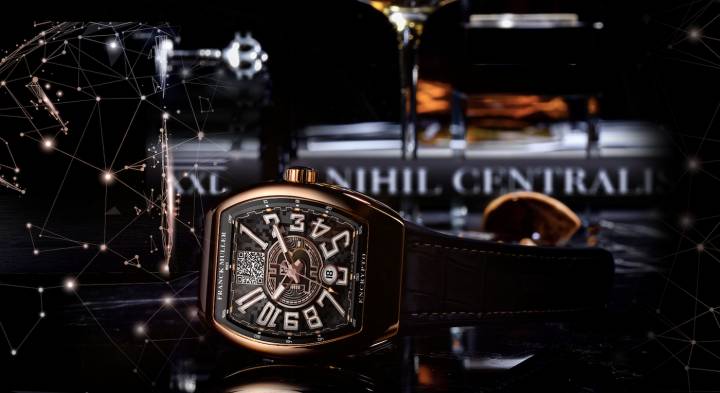 La esfera del Franck Muller Vanguard Encrypto incluye un código QR grabado con láser para una dirección de billetera pública que se puede usar para depositar Bitcoins y verificar el saldo de la cuenta.