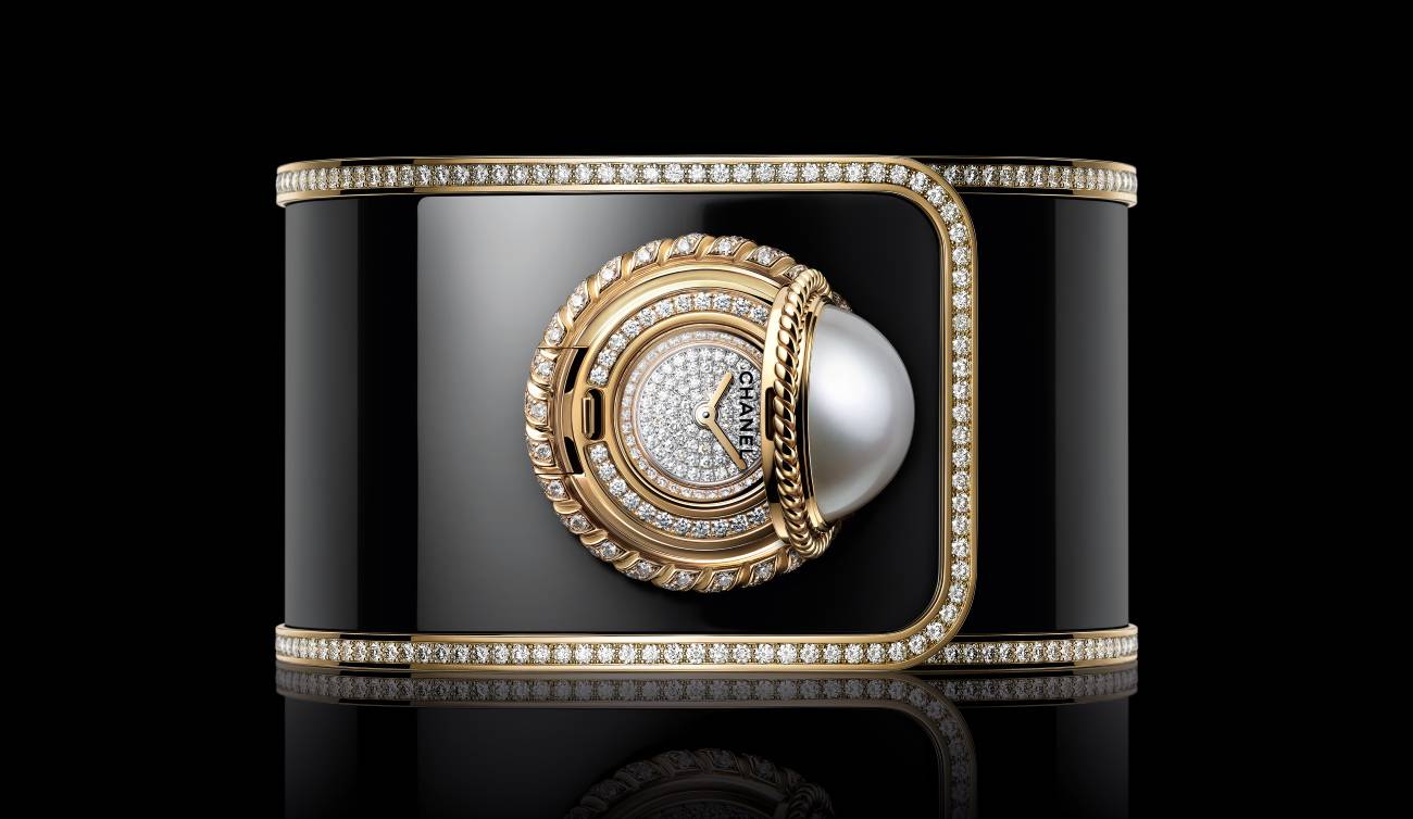 Chanel Mademoiselle Privé Bouton