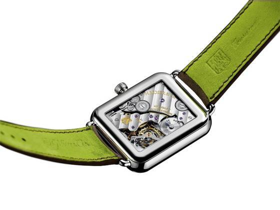 El Swiss Alp Watch toma un poco del Apple Watch