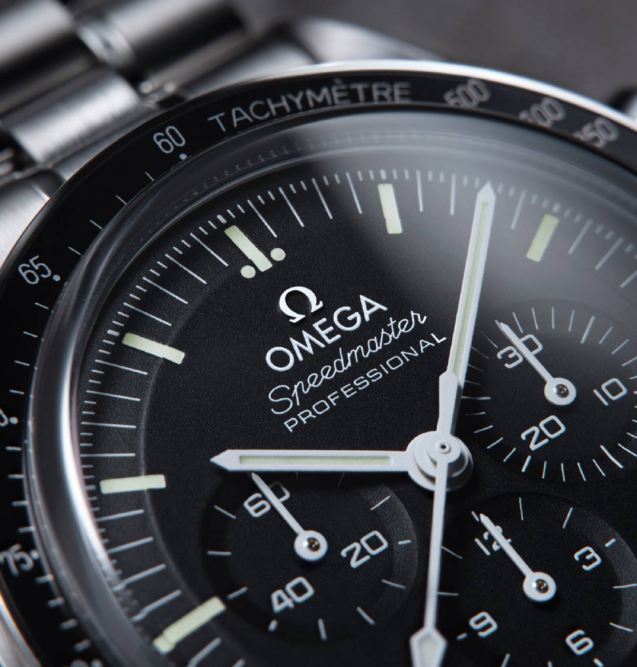 omega_master_chronometer_certified_black_dial_-_europa_star_magazine_2021