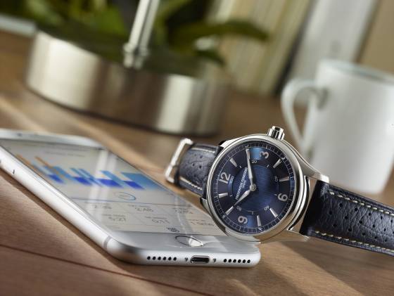 Frederique Constant desvela la nueva colección de smartwatches para damas