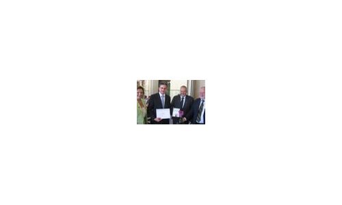 Universal Genève premia al ganador de la edición 2009 de la Competición Internacional de Rosas en Ginebra