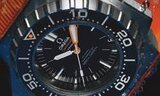 Omega, en los abismos y las estrellas