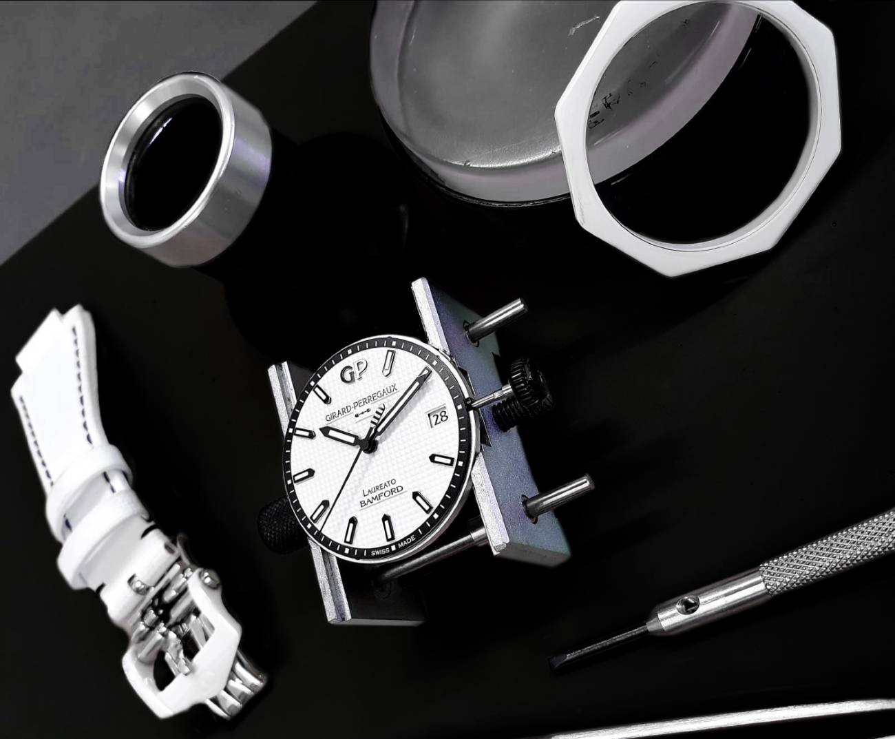 Girard_Perregaux_laureato_ghost__2-Europa_star_watch_magazine_2020