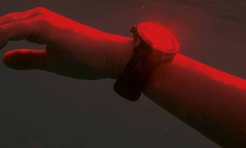 Presentando el nuevo reloj de buceo rojo profundo de Maurice de Mauriac