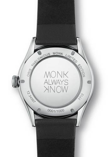El grabado del reverso de la caja del Oris Thelonious Monk Limited Edition está inspirado en las letras de su anillo hecho a medida.