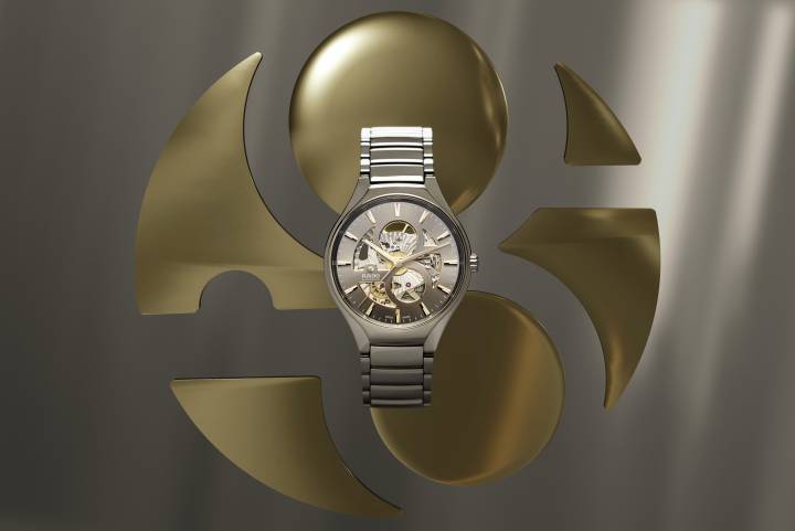 El cuadro découpé de la True Round Open Heart revela el corazón del reloj.