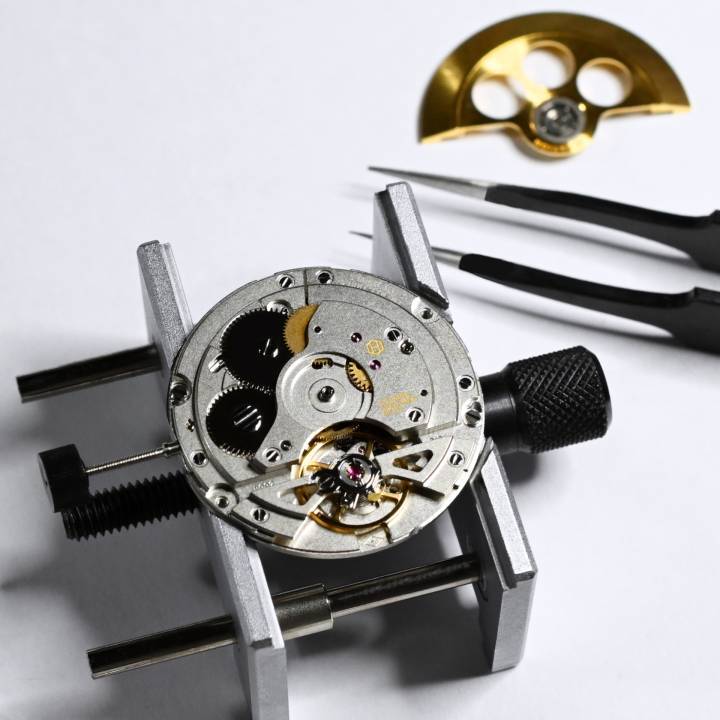 Hegid presenta el calibre Specimen FE-01 de fabricación Francesa
