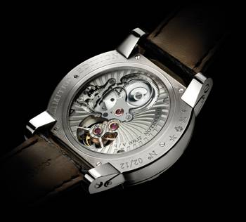 Vista trasera del Derrick Tourbillon de Louis Moinet