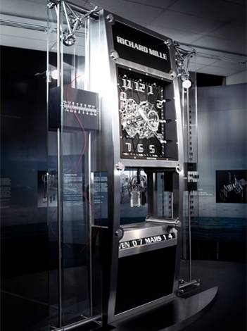 Bautizado como “l'Horloge Porte-bonheurE”, el proyecto fue lanzado en el 2008 para celebrar los 400 años de la ciudad de Quebec