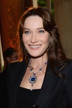 La musa de Bulgari Carla Bruni Sarkosy luciendo un collar de la colección High Jewellery de Bulgari