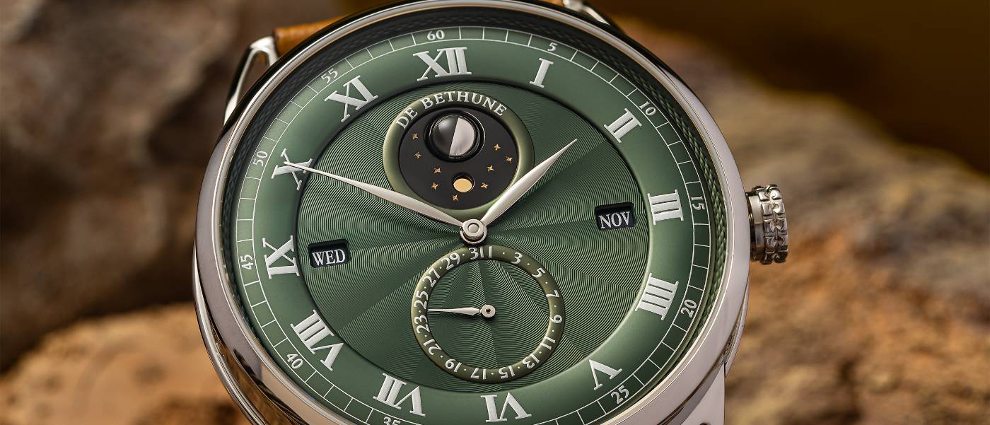 De Bethune lanza el nuevo DB25QP con una esfera guilloché verde