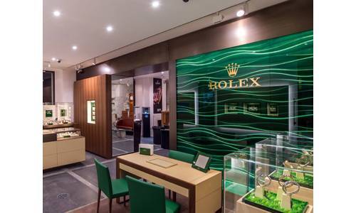 PERFIL DE MINORISTA - «Las marcas relojeras en Suiza volverán a los minoristas»