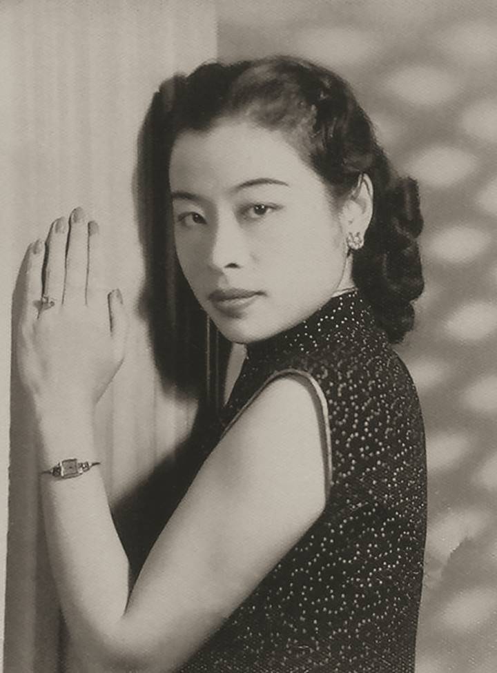 La famosa estrella de cine de Shanghai, Tong Yuejuan (1914-2003), con un reloj Tissot. Tissot Museum Collection. 