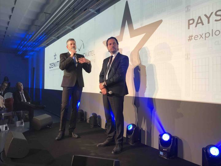 Julien Tornare, CEO de Zenith, y Yann Engel, Director de Neuchâtel Tourism en el lanzamiento de «Le monde étoilé de Zenith»