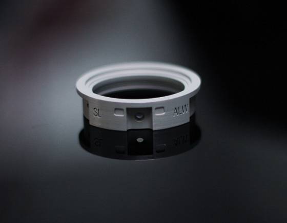 Linde Werdelin resurge con el nuevo Oktopus Moonlite – White