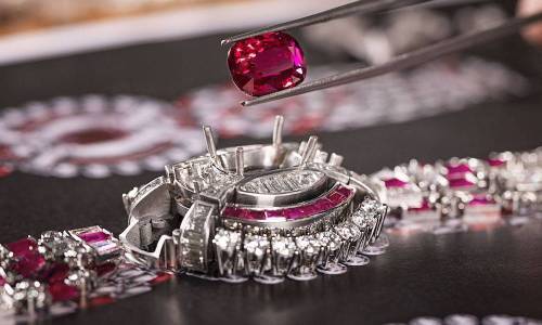 Magnifica: Bulgari presenta su reloj más preciado hasta la fecha