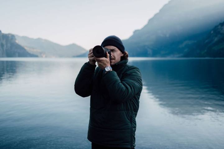 Carl F. Bucherer encargó al reconocido fotógrafo de naturaleza Hannes Becker capturar la esencia de cada uno de los cinco colores del nuevo Manero Flyback 40mm.