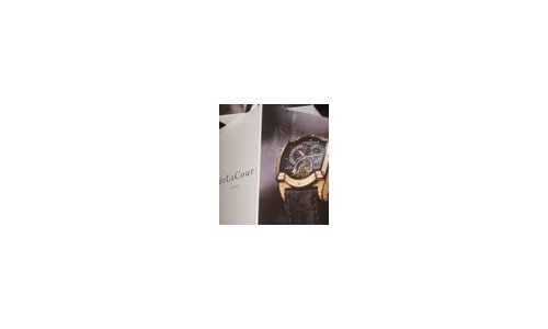 deLaCour participa en “Art of Fashion” 