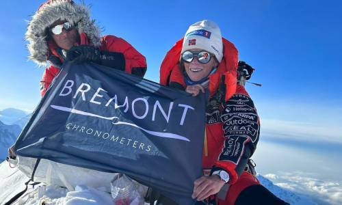 La embajadora de Bremont, Kristin Harila, alcanza las 14 cumbres más altas en un tiempo récord mundial