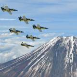 El Breitling Jet Team sobrevolando el Monte Fuki