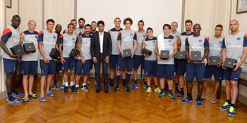 Los jugadores del Paris Saint-Germain con sus Big Bangs