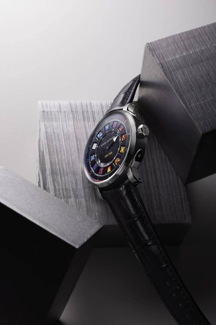 Louis Vuitton Escale Spin Time. Una forma distinta de marcar las horas -  Horas y Minutos