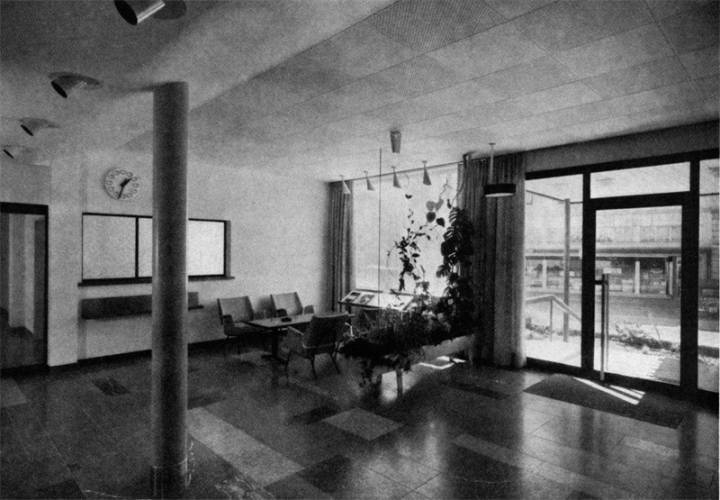 El modernista hall de la factoría Certina en 1959