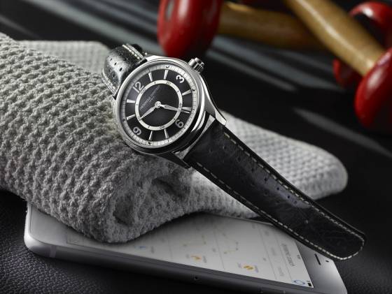 Frederique Constant desvela la nueva colección de smartwatches para damas
