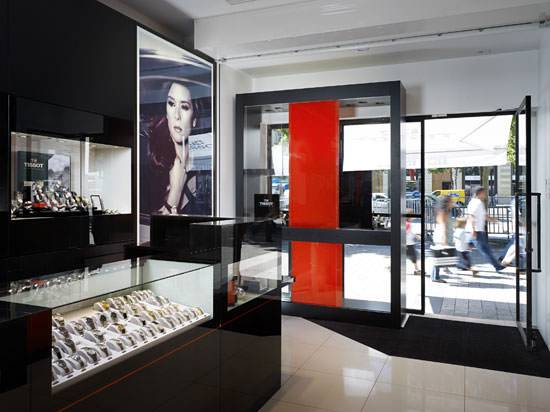Tissot abre una tienda monomarca en los Champs-Elysées de París