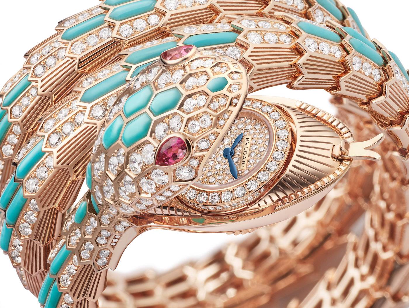 El nuevo Bulgari Serpenti Misteriosi cuenta con un calibre ultra-pequeño