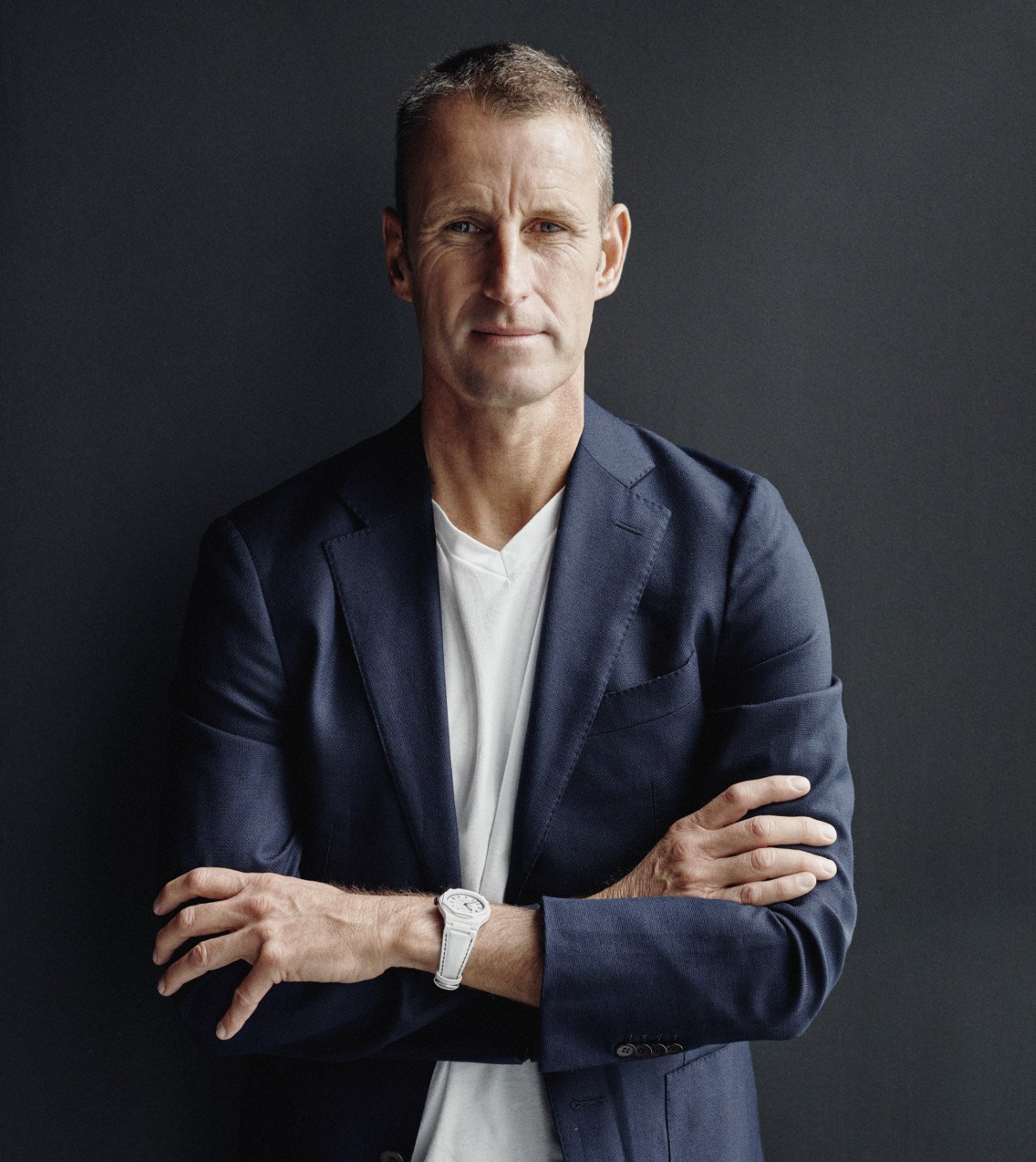 Girard_Perregaux_Laureato_Ghost__Patrick_Pruniaux_-Europa_Star_watch_magazine_2020