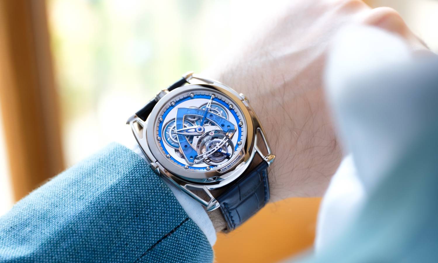 De Bethune presenta el DB28 Steel Wheels Sapphire Tourbillon