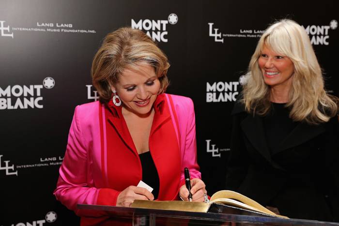 La Cantante de Opera Renée Fleming y la Directora de PR International and Cultural Affairs, Ingrid Roosen-Trinks asistiendo a la Gala de la Lang Lang International Music Foundation apoyada por Montblanc