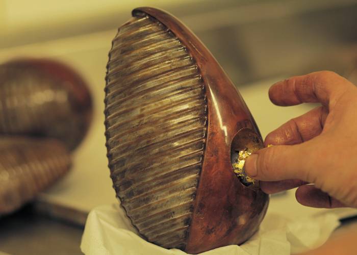 El precioso huevo de chocolate creado por el renombrado chocolatero Suizo Philippe Pascoët