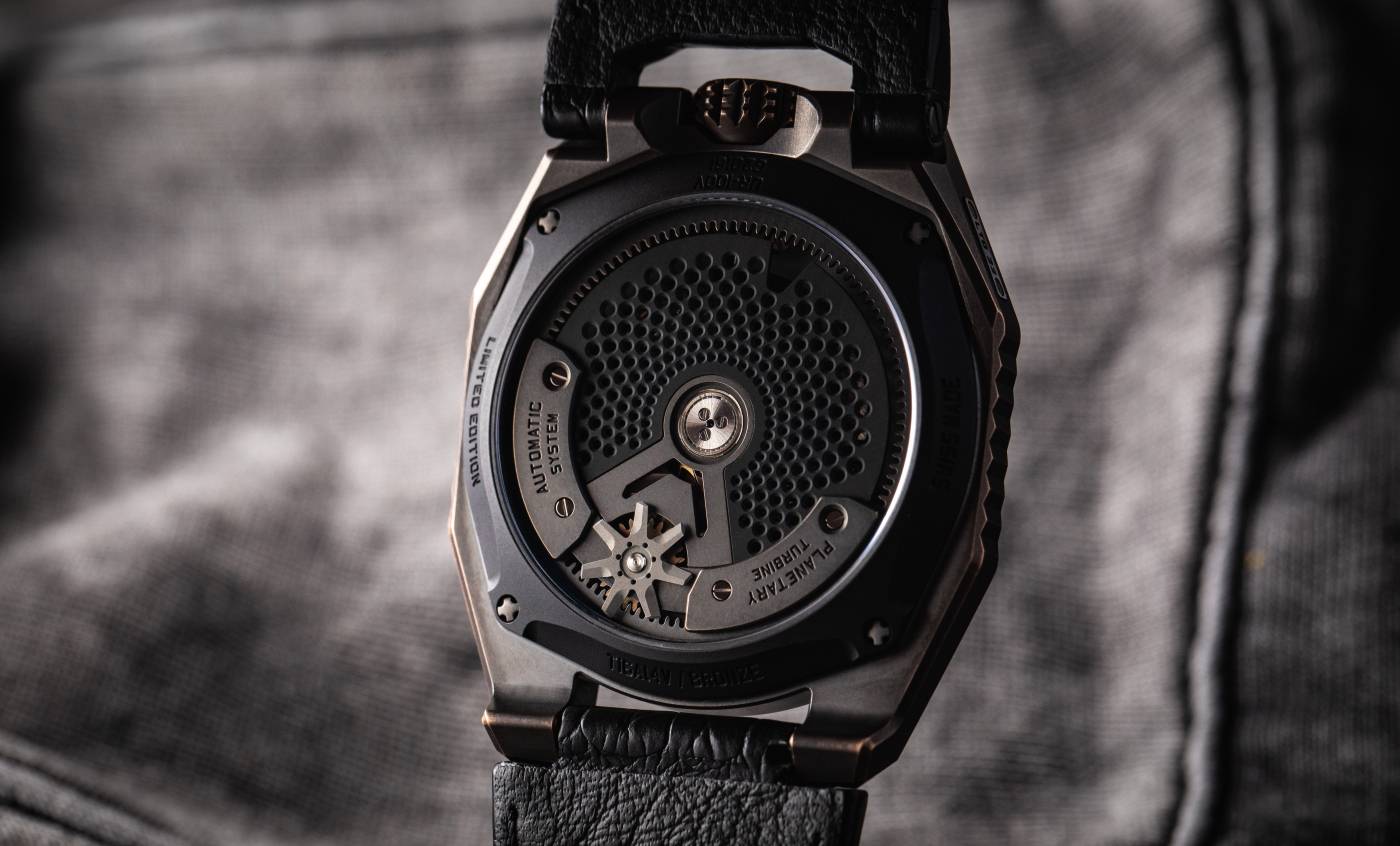 urwerk_ur-100v_t-rex_back_-_europa_star_magazine_2021