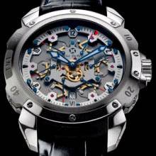 Pierre DeRoche presenta el modelo GrandCliff TNT Royal Retro 