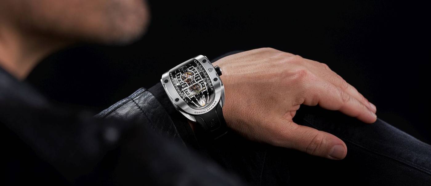 Doppelgänger presenta un reloj con Indicadores Orbitales Dobles