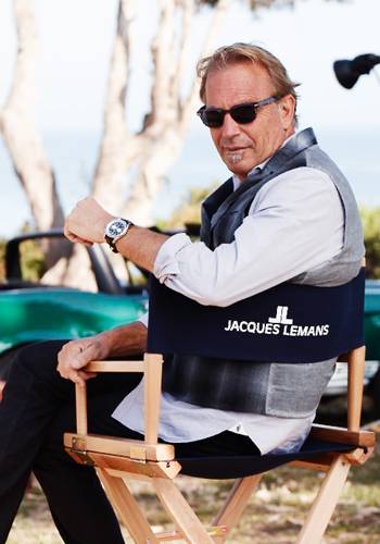 Kevin Costner llevando Jacques Lemans
