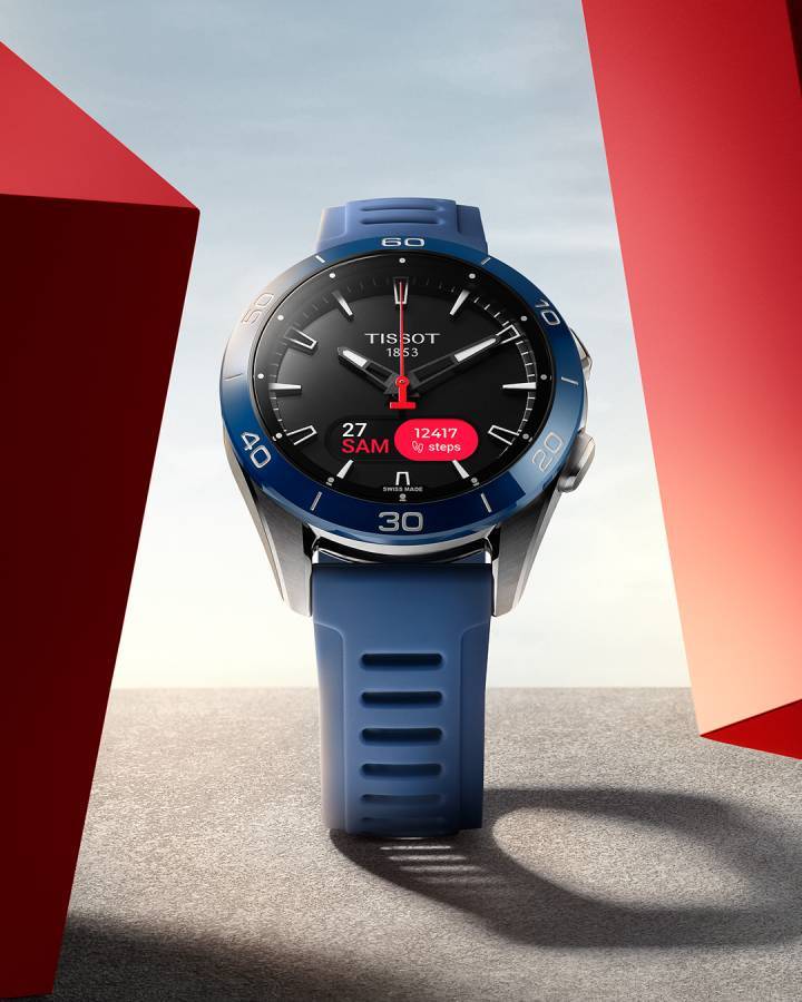 El nuevo T-Touch Connect Sport, con unas dimensiones reducidas a 43 mm. Su célula fotovoltaica, combinada con Super-LumiNova, garantiza una visibilidad óptima incluso en condiciones de poca luz. El modelo está equipado con una nueva pantalla táctil a color.