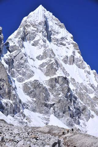 Jaeger-LeCoultre conquista una cumbre virgen en el Himalaya