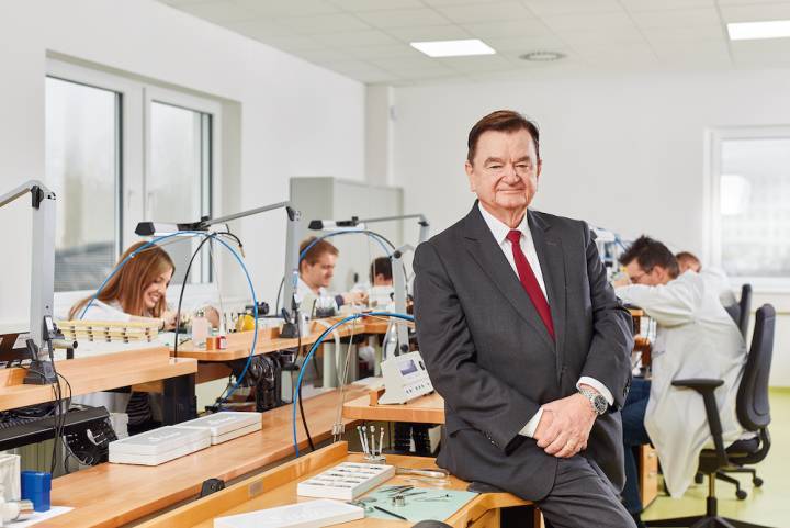 El propietario de Sinn, Lothar Schmidt, dirige la compañía de relojes alemana desde 1994.