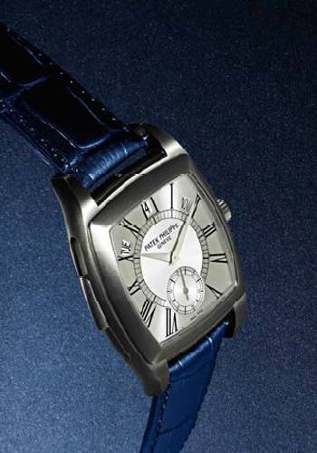 Ref 5033T Titanium Automatic Annual Calendar Minute Repeating Wristwatch de Patek Philippe (est. 400/600,000 $)