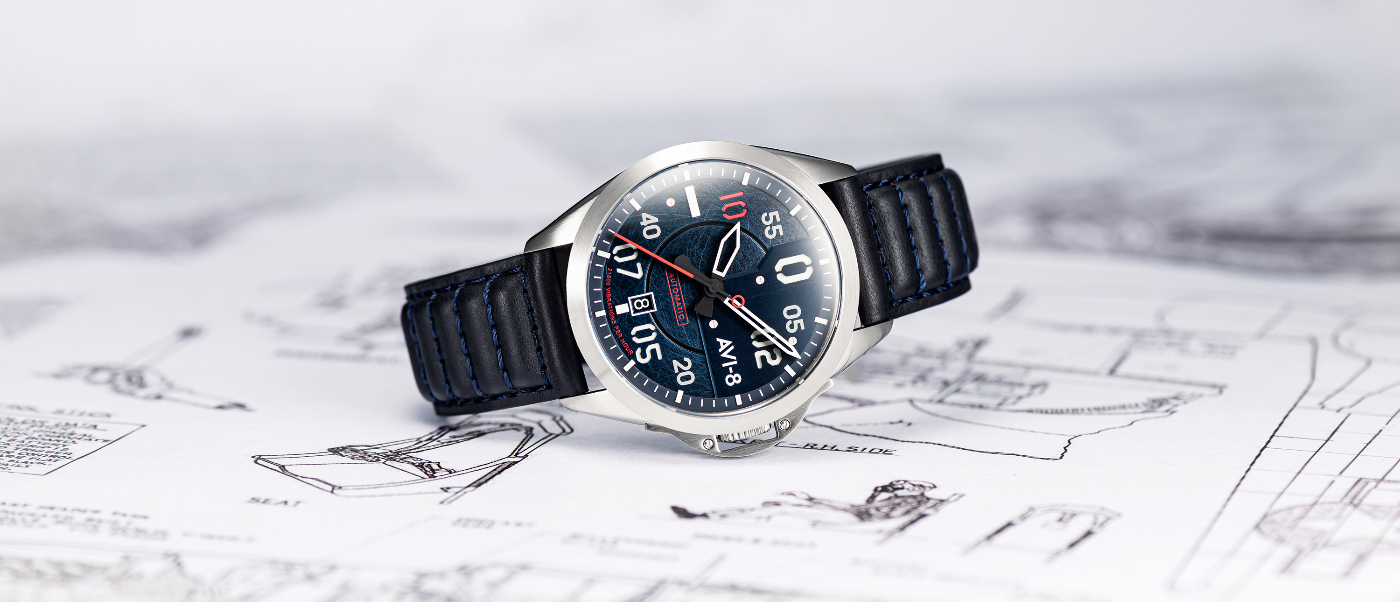 AVI-8 desvela un reloj de piloto con esfera multi-capa
