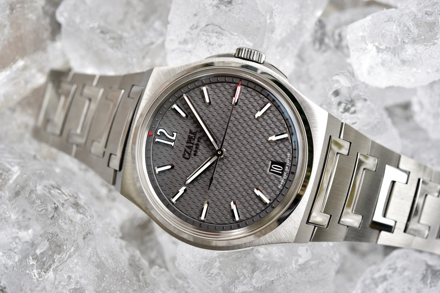 czapek_antarctique_drake_4_-_europa_star_watch_magazine_2020