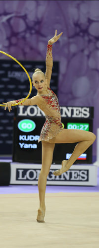Yana Kudryavtseva, Embajadora de la Elegancia de Longines, durante su actuación en la combinada