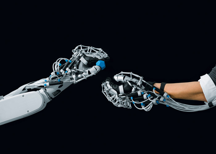 La exo-hand construida por Festo en 2012