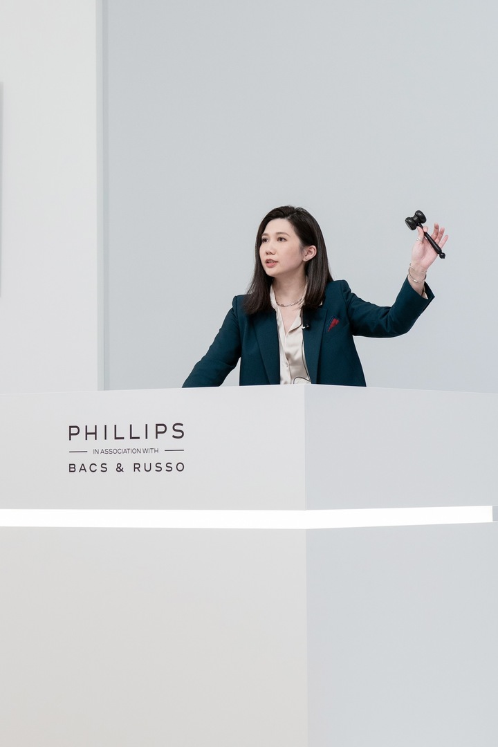 Gertrude Wong, de Phillips Watches, observa que los coleccionistas han evolucionado y se han vuelto más exigentes: “Cuando aparece una pieza excepcional, el precio habla por sí solo”.