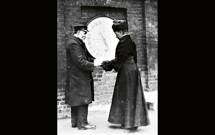 Ruth Belville en 1908